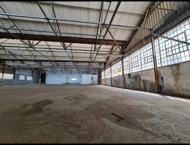 1,319M² WAREHOUSE TO LET IN BENROSE